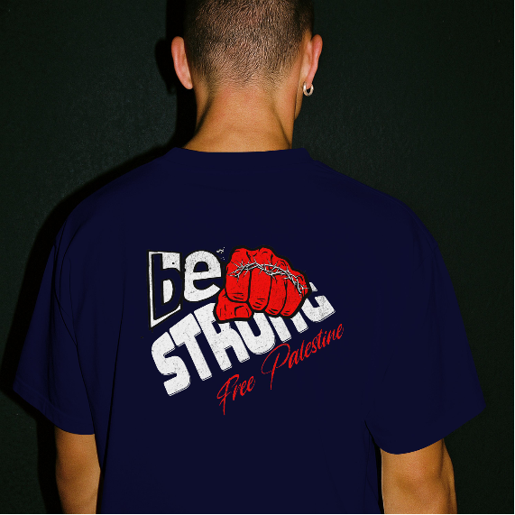 Be strong graphic tee in navy
